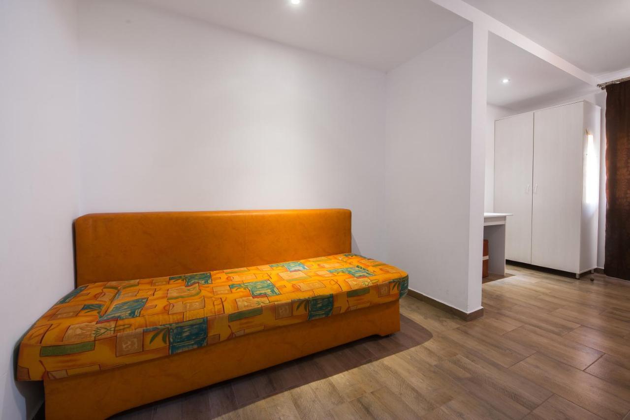 Casa 4 Odai Hotel Douăzeci şi Trei August Buitenkant foto